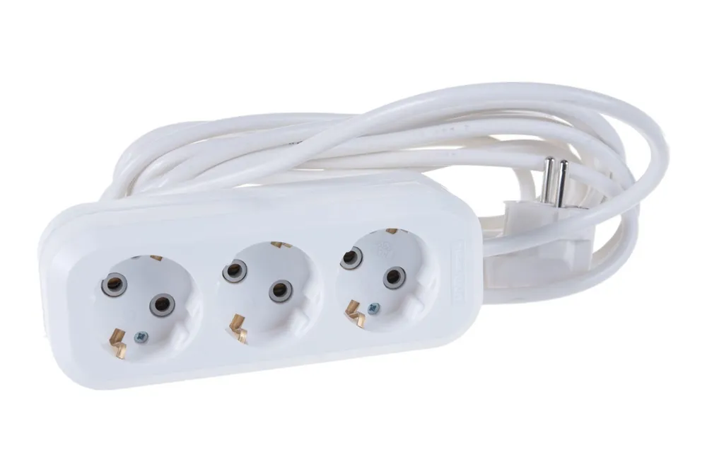 удлинитель 5м\3гн с\заз 10А Юниверсал 161638