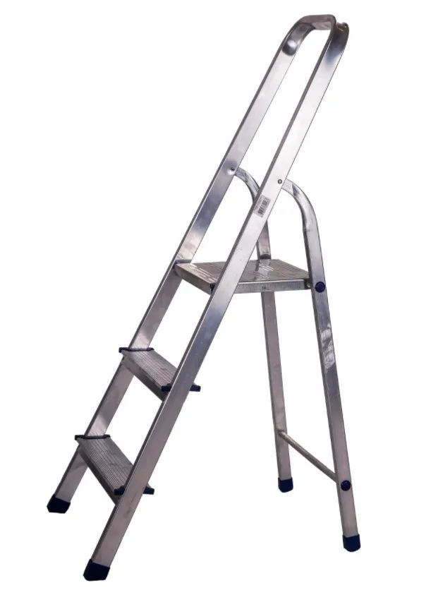Стремянка 3 алюминиевые ступени 60см А03 